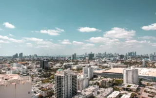 Costo vida Miami para argentinos: presupuesto mensual real