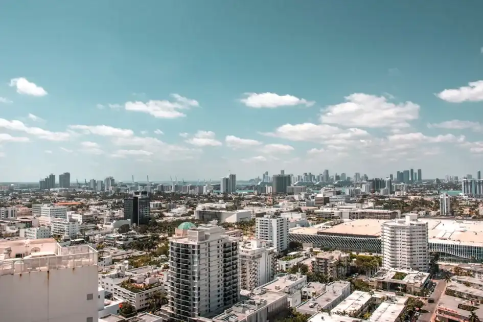 Costo vida Miami para argentinos: presupuesto mensual real